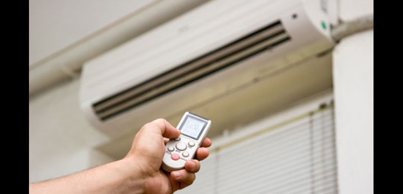 ΥΠΕΚΑ: Σβήστε τα τζάκια, ανάψτε κλιματιστικά