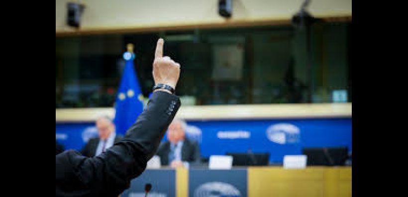 "Όχι" της Επιτροπής Περιβάλλοντος του Ευρωκοινοβουλίου σε συμπερίληψη των ορυκτών καυσίμων στο ταμείο ανάκαμψης