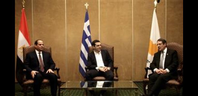Σε ενίσχυση της συνεργασίας σε όλους τους τομείς προσβλέπουν Ελλάδα, Κύπρος και Αίγυπτος