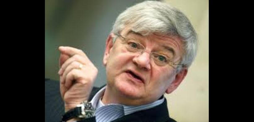  Joschka Fischer: Απειλή η γερμανική αμνησία
