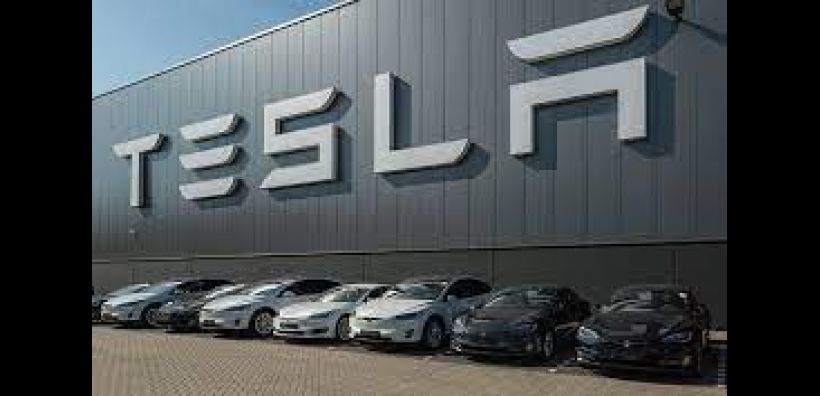 Tesla: Ανακοίνωσε την πώληση οικονομικών μοντέλων