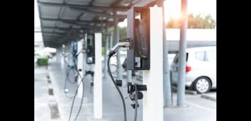 Λύση η αποθήκευση ενέργειας για τις υποδομές φόρτισης ηλεκτρικών οχημάτων