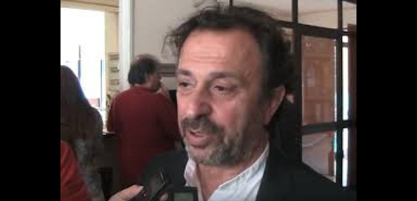 Να ληφθούν υπόψη και οικονομικά κριτήρια για τα δίμηνα, ζητά ο Μουμουλίδης από τον Παναγιωτάκη