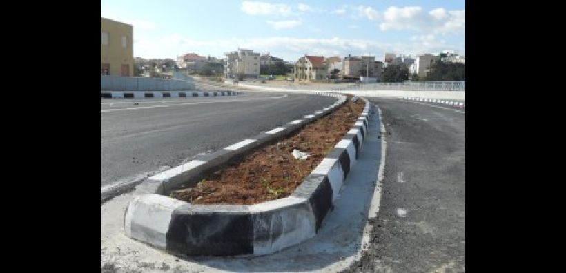 Υπεγράφη η σύμβαση για τον καθαρισμό των νησίδων στην Αττική