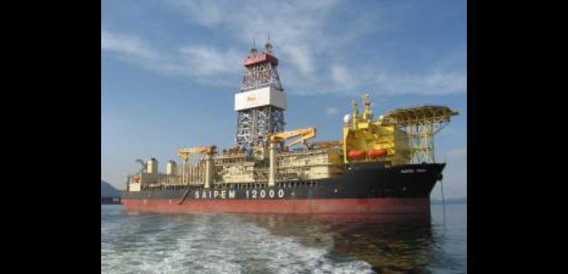 Περικυκλωμένο από 6 πολεμικά το «Saipem 12000»