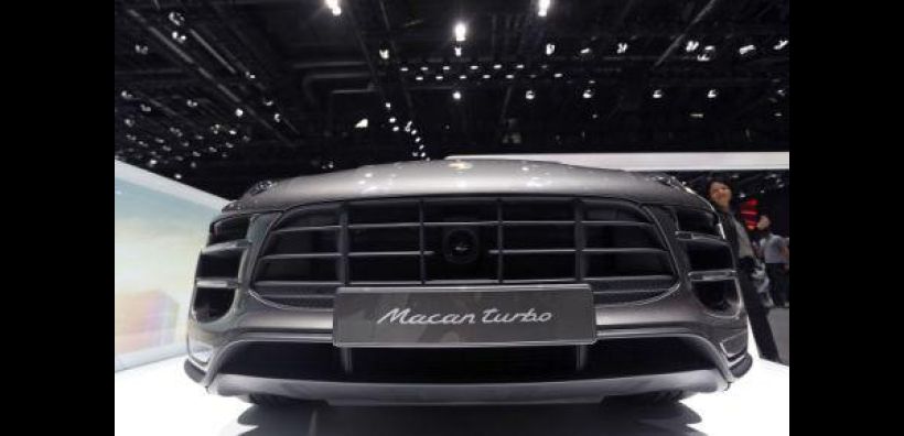 Ποιος θα κοντράρει την Tesla; Ίσως η Porsche...