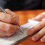 Μειώθηκαν κατά 50% οι ακάλυπτες επιταγές στο εξάμηνο