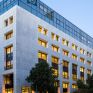 Alpha Bank: Στροφή προς τις ΑΠΕ, την αποθήκευση και τις μεταφορές - Τι αναφέρει το τελευταίο της δελτίο για τα ενεργειακά