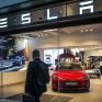 Eρευνα για τις συγκρούσεις και το Autopilot της Tesla στις ΗΠΑ