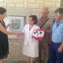 H Energean χορηγεί απινιδωτές σε τρεις περιοχές του νομού Ιωαννίνων