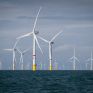 Rystad Energy: Έως και 45% ακριβότερα πωλούνται πλέον οι offshore ανεμογεννήτριες στην Ευρώπη