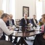 Οι προοπτικές απανθρακοποίησης των θαλάσσιων μεταφορών και ο ρόλος της Ελλάδας, στη συνάντηση Μητσοτάκη - εφοπλιστών