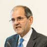 Μια εθνική συμμαχία για τη θωράκιση της χώρας,  ως απάντηση στη διεθνή αβεβαιότητα