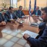 Συνάντηση Χατζηδάκη και Μανουσάκη με φορείς της Κρήτης για τη "μεγάλη" διασύνδεση και την επάρκεια του νησιού