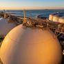 Shell: Το παγκόσμιο trading LNG μπορεί να διατηρηθεί φέτος στα επίπεδα του 2025, εφόσον επανέλθουν οι ροές στο Ορμούζ