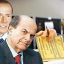 Μετέωρη η Ιταλία μεταξύ Γκρίλο, Μπερλουσκόνι ή ακυβερνησίας