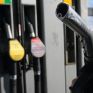 DW: Οι αυξήσεις στα καύσιμα στις πλάτες των καταναλωτών