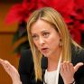 Μελόνι: «Ιδεολογική τρέλα» η απαγόρευση των συμβατικών αυτοκινήτων από την ΕΕ