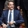 Bloomberg για ΔΕΗ: Ο Μητσοτάκης ετοιμάζεται να της δώσει το «φιλί της ζωής» 