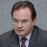 Έντονη αντιπαράθεση Παπακωνσταντίνου - Μπετενιώτη στη βουλή με φόντο τη ΔΕΗ