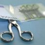 Έρχονται οι περικοπές μισθών και στον ιδιωτικό τομέα