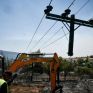 Στα 25 εκατ. ευρώ οι πρώτες εκτιμήσεις των ζημιών στο δίκτυο - Τι λέει ο ΔΕΔΔΗΕ για αποθέματα σε στύλους και υλικό