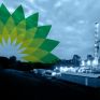 BP: Μειώνει τις εκτιμήσεις για τις τιμές, αναμένει υψηλές χρεώσεις μέχρι 17,5 δισ. δολάρια