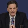 Σκυλακάκης στο Συμβούλιο Υπουργών: Δεν γίνεται ο Έλληνας καταναλωτής να πληρώνει ένα μισθό για μια μεγαβατώρα - Χρειάζεται άμεσα μηχανισμός στα υπερκέρδη