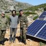 Δύο φωτοβολταϊκά και μια ανεμογεννήτρια παρέλαβε ο στρατός στις νήσους Κίναρο και Λεβίθα