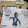 Ακτιβιστές της Greenpeace διαμαρτύρονται έξω από το ΥΠΕΝ την ημέρα των υπογραφών με ΕΛΠΕ και Repsol