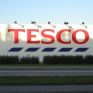 Tesco: Στα σκουπίδια 30.000 τόνοι τροφίμων στο α’ εξάμηνο