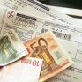 ΡΑΕ: Μείωση των φόρων και απεμπλοκή του ρεύματος από τα «άσχετα» τέλη 