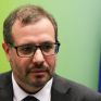 Τσάφος: Έτοιμη να παρέμβει η κυβέρνηση εάν οι προμηθευτές δεν μετακυλήσουν τις μειώσεις στους καταναλωτές - Φορολόγηση υπερκερδών στο μενού των πιθανών παρεμβάσεων