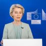 Λάιεν: Παγώνει έως τον Ιανουάριο του 2027 η αυτόματη αναπροσαρμογή του πλαφόν στο ρωσικό πετρέλαιο