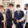 Μαθητές βράβευσε ο Κ. Μητσοτάκης για την ανάπτυξη εναέριας ανεμογεννήτριας